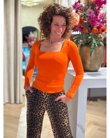 Top Nola Oranje