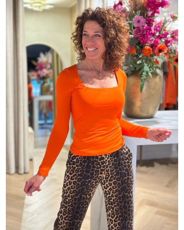 Top Nola Oranje