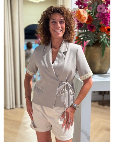 Jasje Ambika Taupe