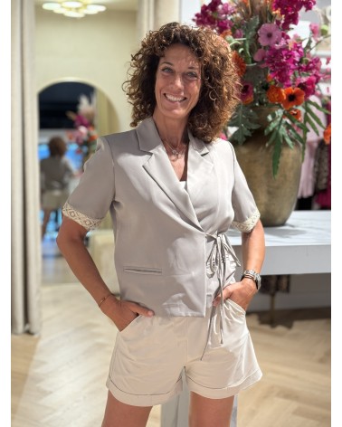 Jasje Ambika Taupe
