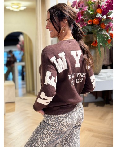 Trui New York Bruin