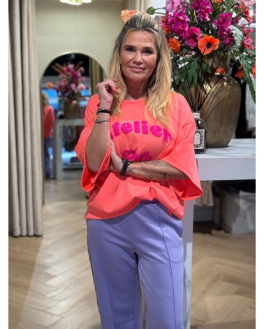 Atelier Club Neon Koraal Tee