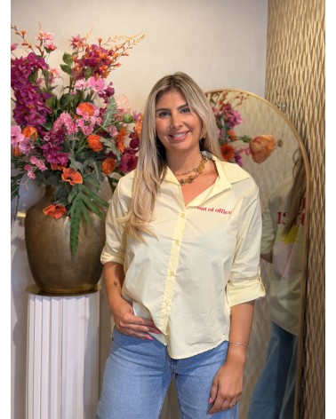 Blouse Out Of Geel