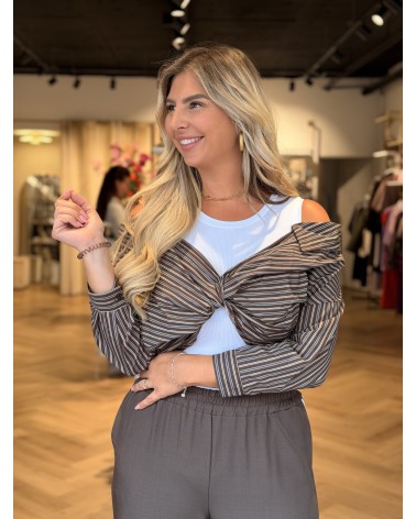 Top Ella Bruin